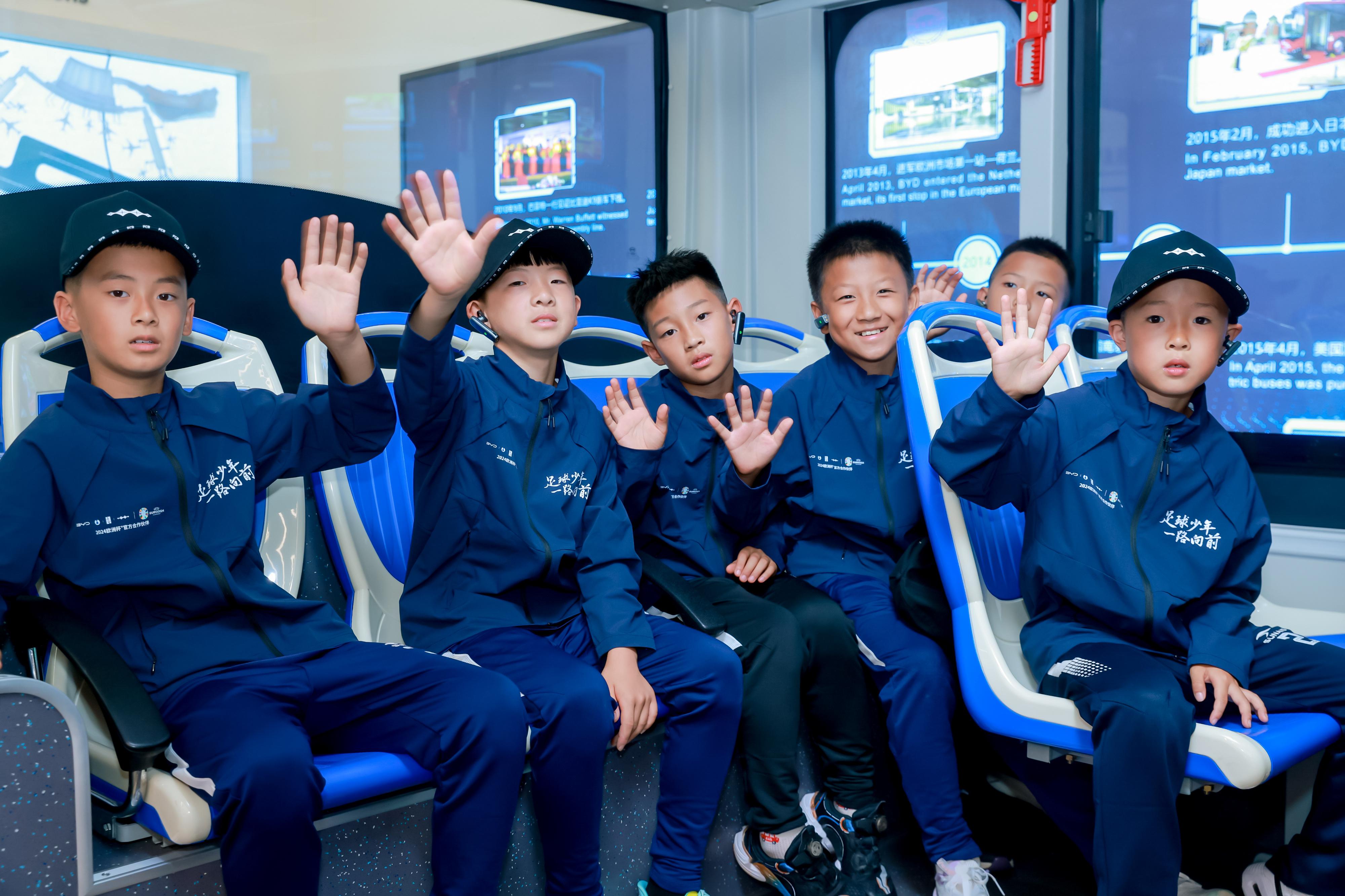 全国青少年足球夏令营，培养未来足球之星