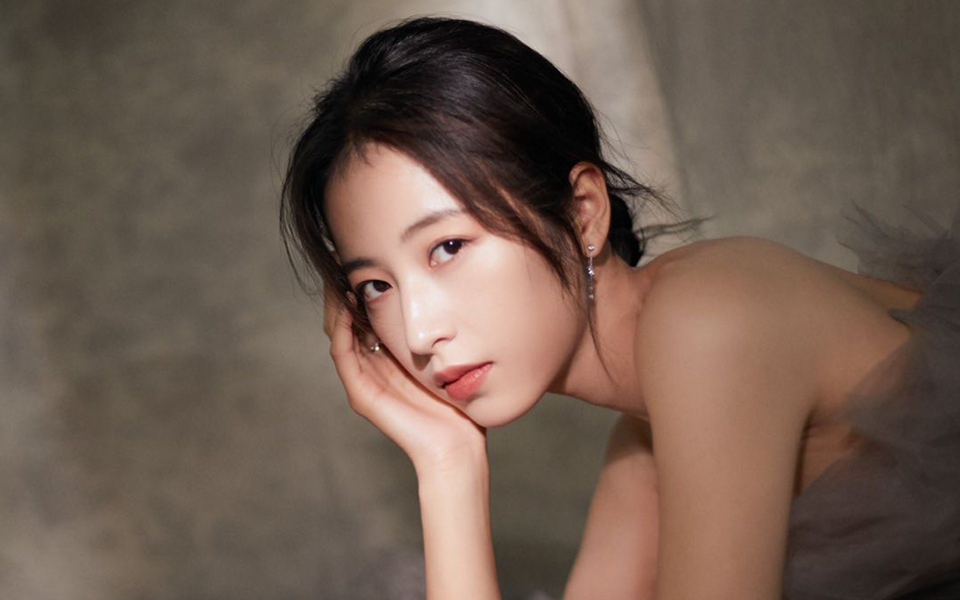 巴西女足在奥运会小组赛中与西班牙队激战，巴西女足在奥运会小组赛中与西班牙队激战视频