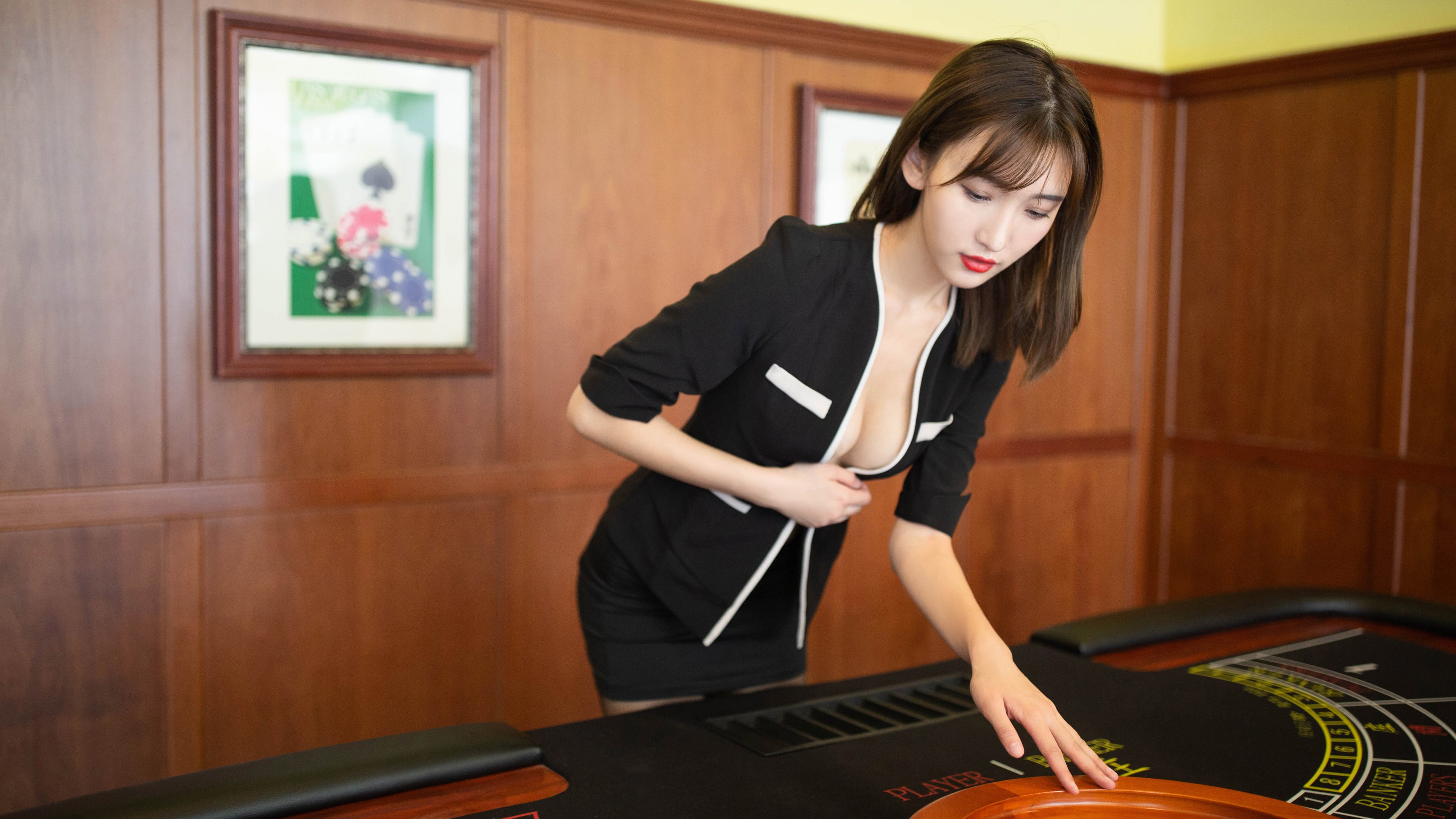 爱游戏下载-中场传球重心变化是否左右整体进攻模式，传中球怎么不停球直接射门