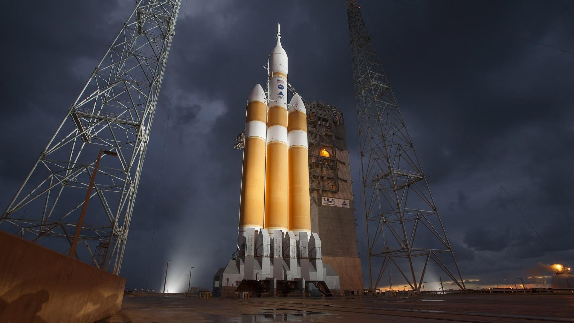 爱游戏体育app-欧洲杯经典瞬间：战术变化引爆全场激情，欧洲杯战记