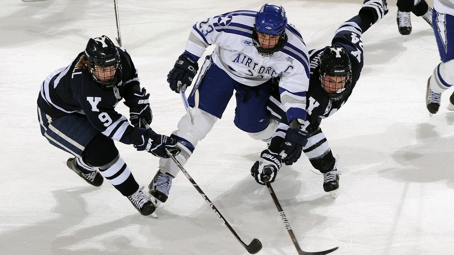 AYX官网-高空秋千比赛：勇者的极限运动，高空秋千是近年来在各大景区兴起的娱乐项目之一